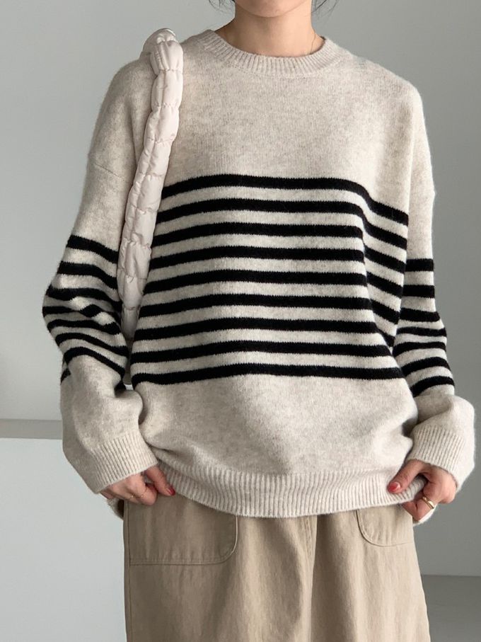 韓國女裝連線 - 條紋點綴寬鬆版型針織上衣-燕麥杏 (FREE)