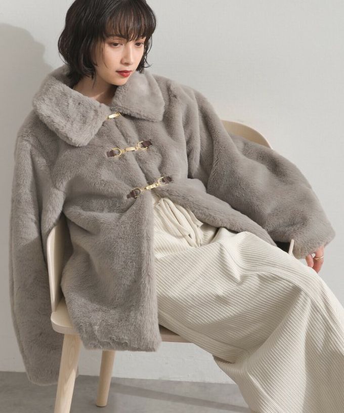 日本 ELENCARE DUE - 魅力金扣柔軟蓬鬆仿毛翻領大衣外套-摩卡棕