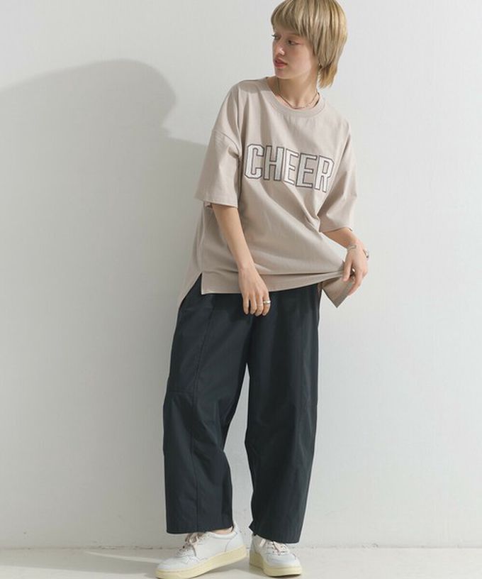 日本 le colis - 天竺棉蕾絲CHEER落肩短袖上衣-灰棕