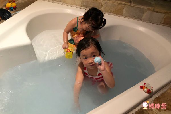  法國 Nailmatic Kids 銀河系沐浴球