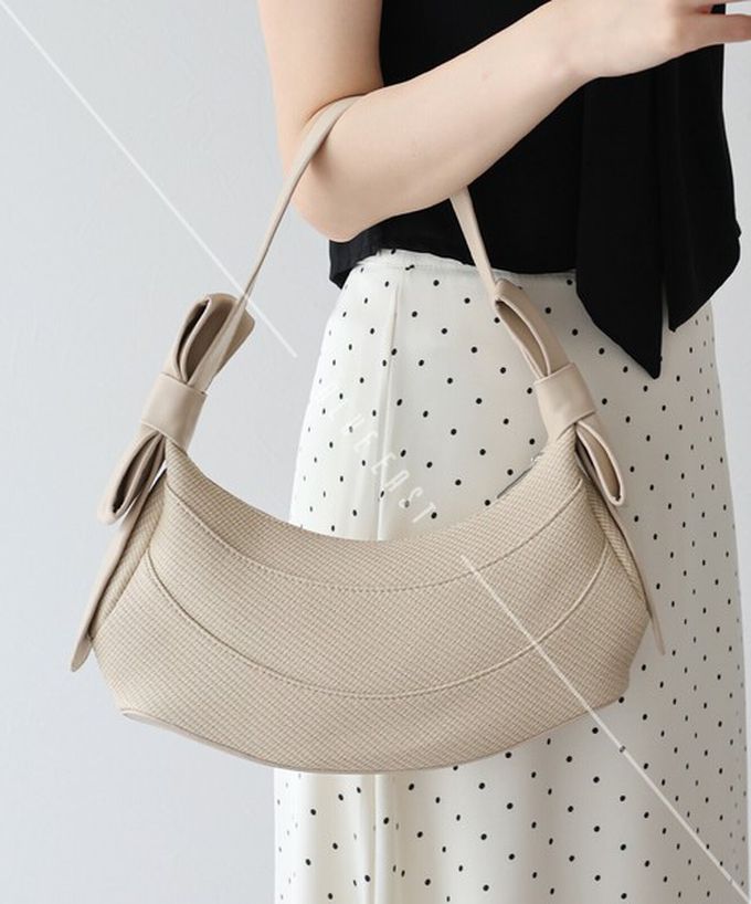 日本 BLUE EAST - 可愛雙蝴蝶結時尚紋理肩背小包-淺杏