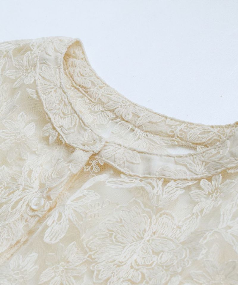 日本 zootie - 優雅花朵蕾絲薄外套/罩衫-米杏