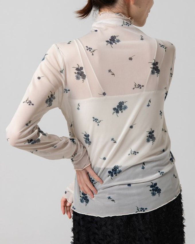 日本 gleam - 優雅小花木耳邊透膚高領長袖上衣-黑x紅花