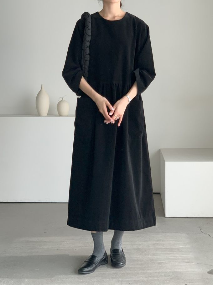 韓國女裝連線 - 極簡大口袋燈芯絨連身洋裝-黑 (FREE)