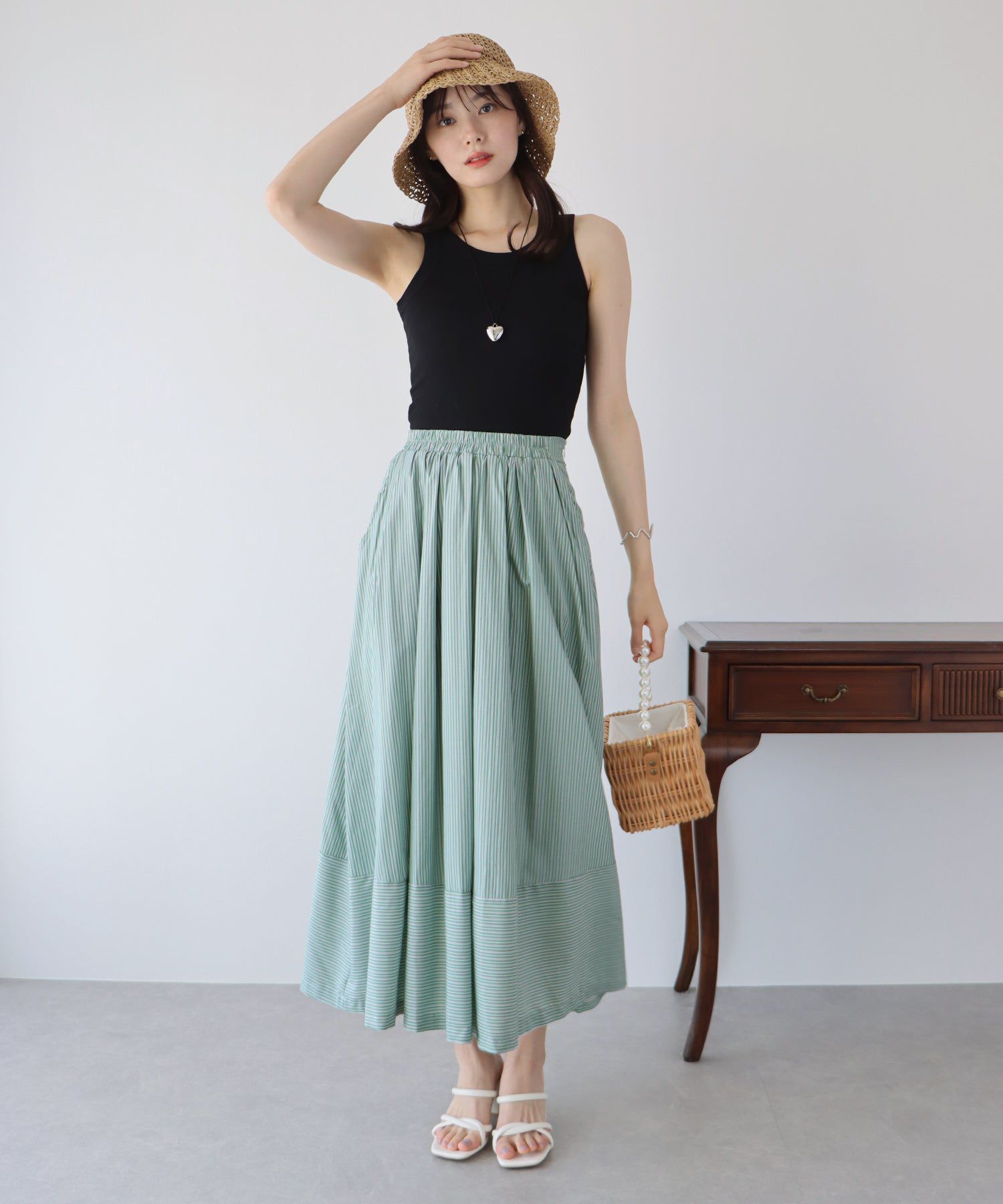 日本 BLUE EAST - 歐風質感條紋拼接修身長裙-綠x白