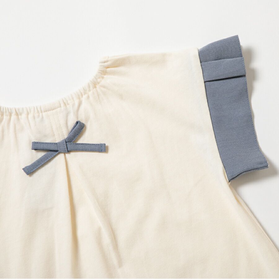 日本 evercloset - 背後優雅荷葉摺邊短袖上衣-象牙白x磚橘