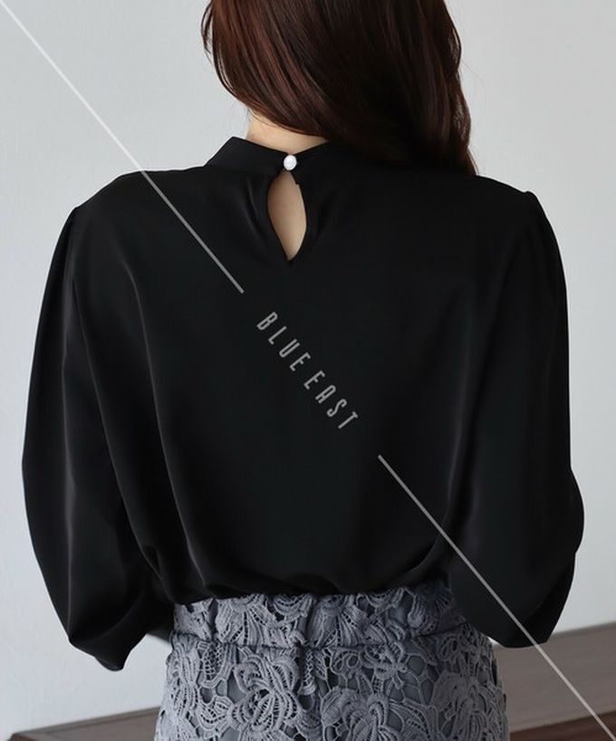 日本 BLUE EAST - 優雅摺線都會感小立領長袖上衣-白