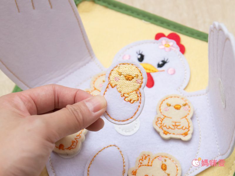 My First Book - 蒙特梭利布書-忙碌農場篇-農場綠-2y+