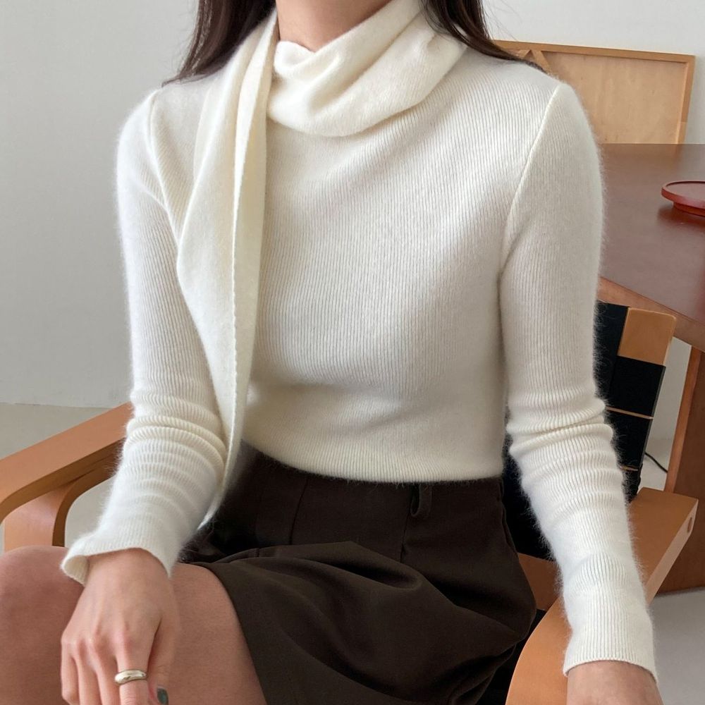 柔美圍巾領羊毛針織上衣-象牙白 (FREE)