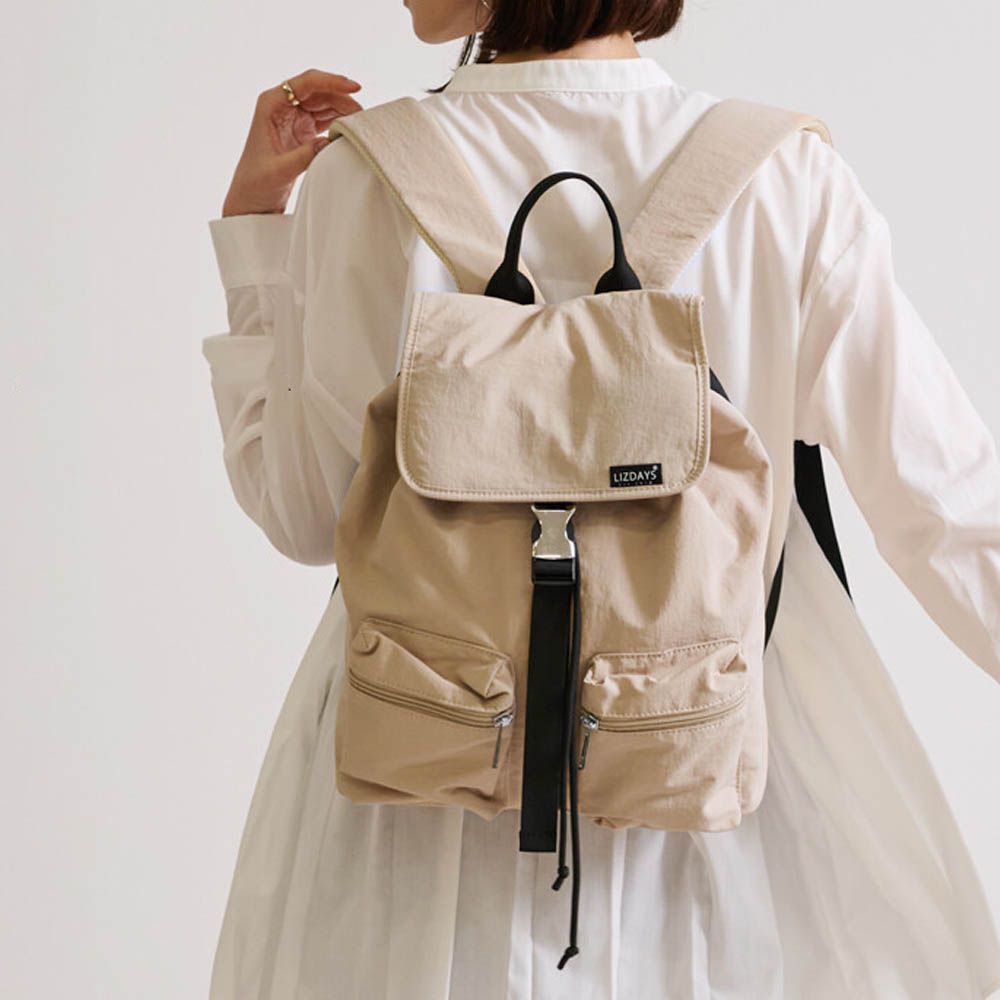 輕量簡約防潑水多口袋後背包-卡其杏 (30x35cm)