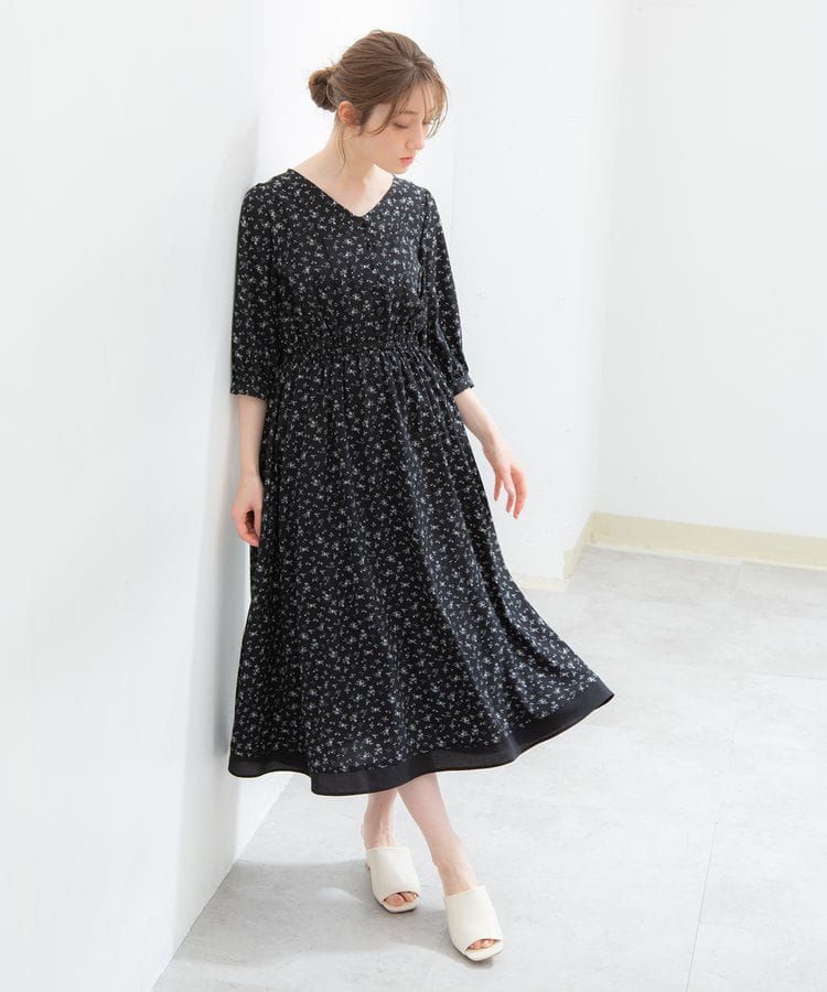 日本 Honeys - V領縮腰排釦七分袖雪紡洋裝-碎花-水藍