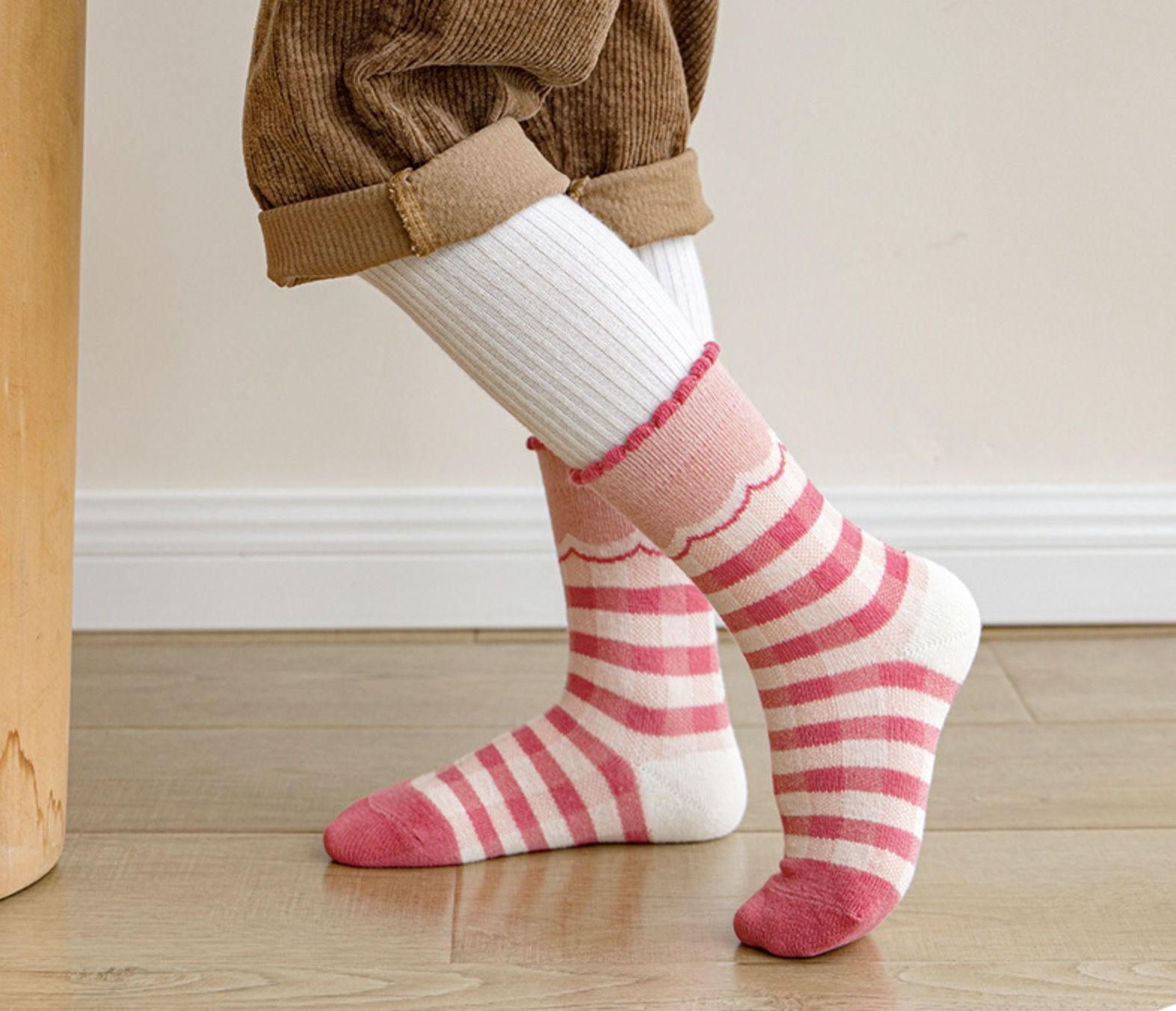 love, charlotte - 粉嫩奶油兔中筒棉襪-5 雙一組