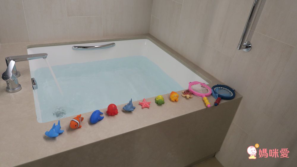 台南大員皇冠四人房2大1小$4299起 指定平日