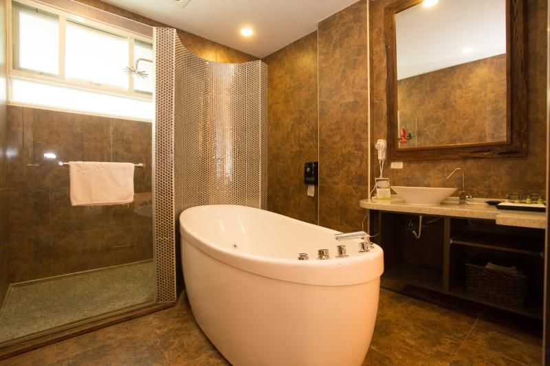 宜蘭水岸森林 - 『媽咪愛特談』平日綠光森林雙人房一泊一食住宿券-優惠效期一年