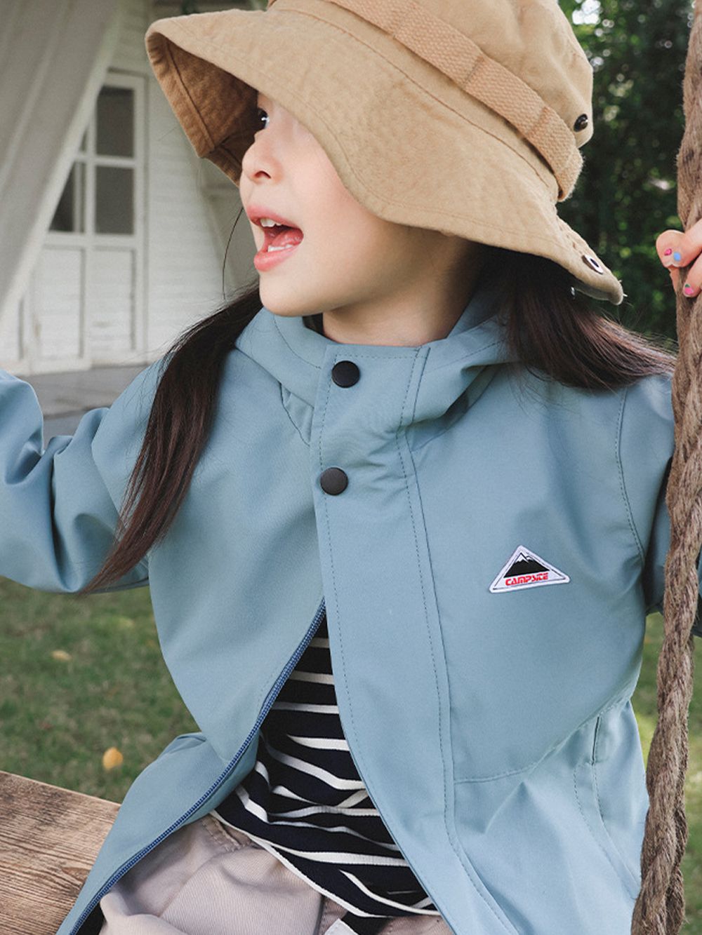 防潑水連帽衝鋒外套-藍色