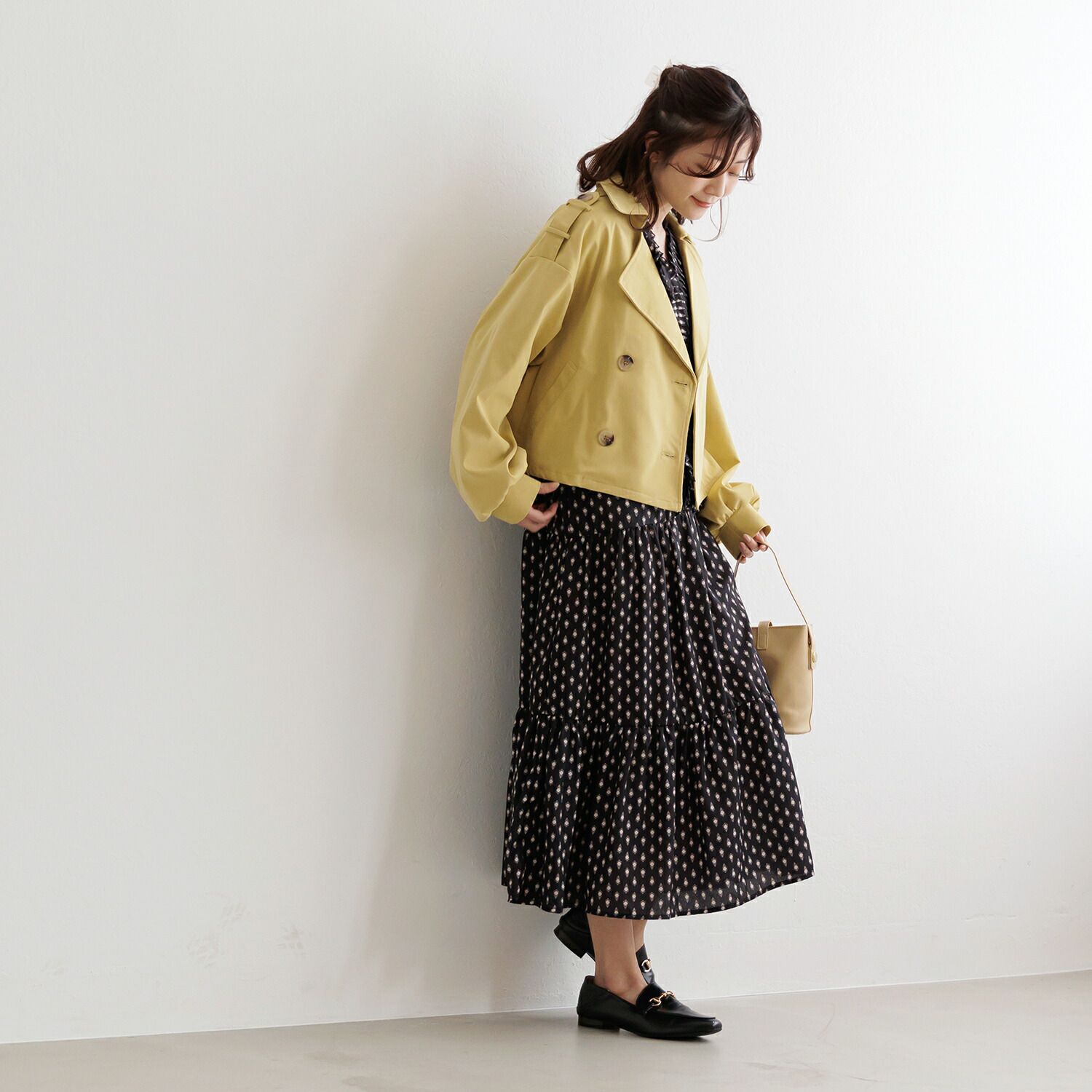 日本 ihuu - 肩緞帶騎士風短版風衣外套-淺軍綠