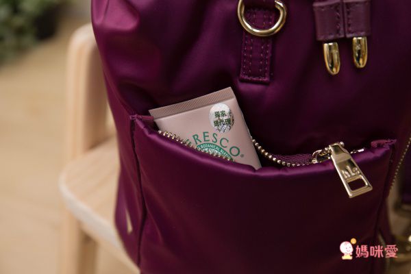 HARUhonpo 小晴天本舖 - Harulez 日本設計師の聯名款-Shiny微金質感輕背包-土星藍