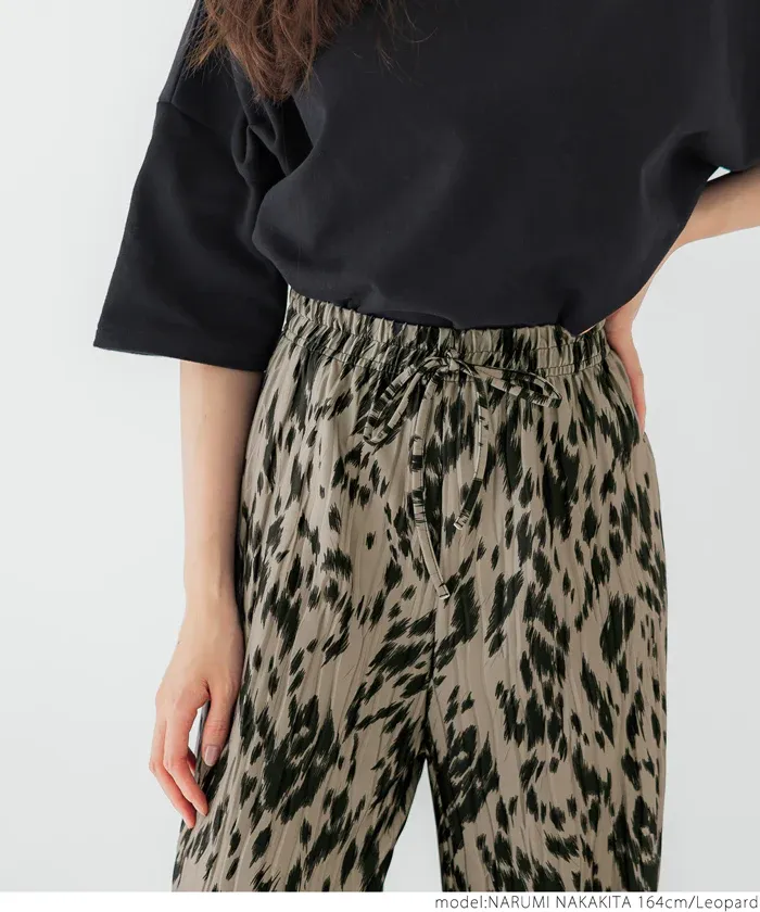 日本 COCA - [可剪裁] 百搭波浪紋垂墜寬褲-深灰