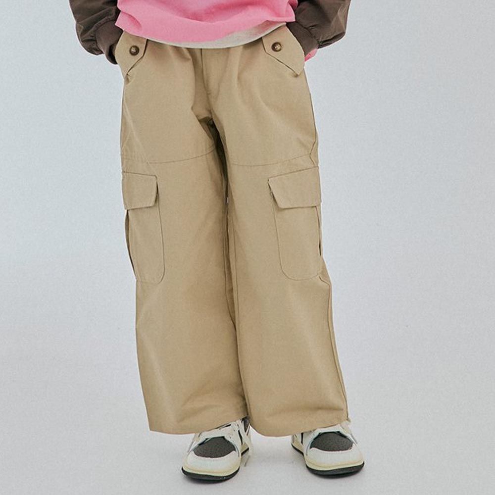 韓國 FORK CHIPS - 鬆緊腰大口袋工裝寬鬆長褲-卡其