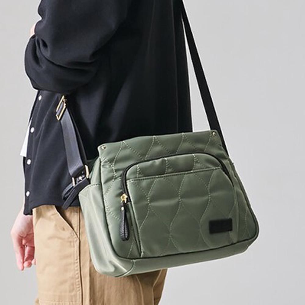 日本 LIZDAYS - 10口袋輕量尼龍絎縫側背包-軍綠