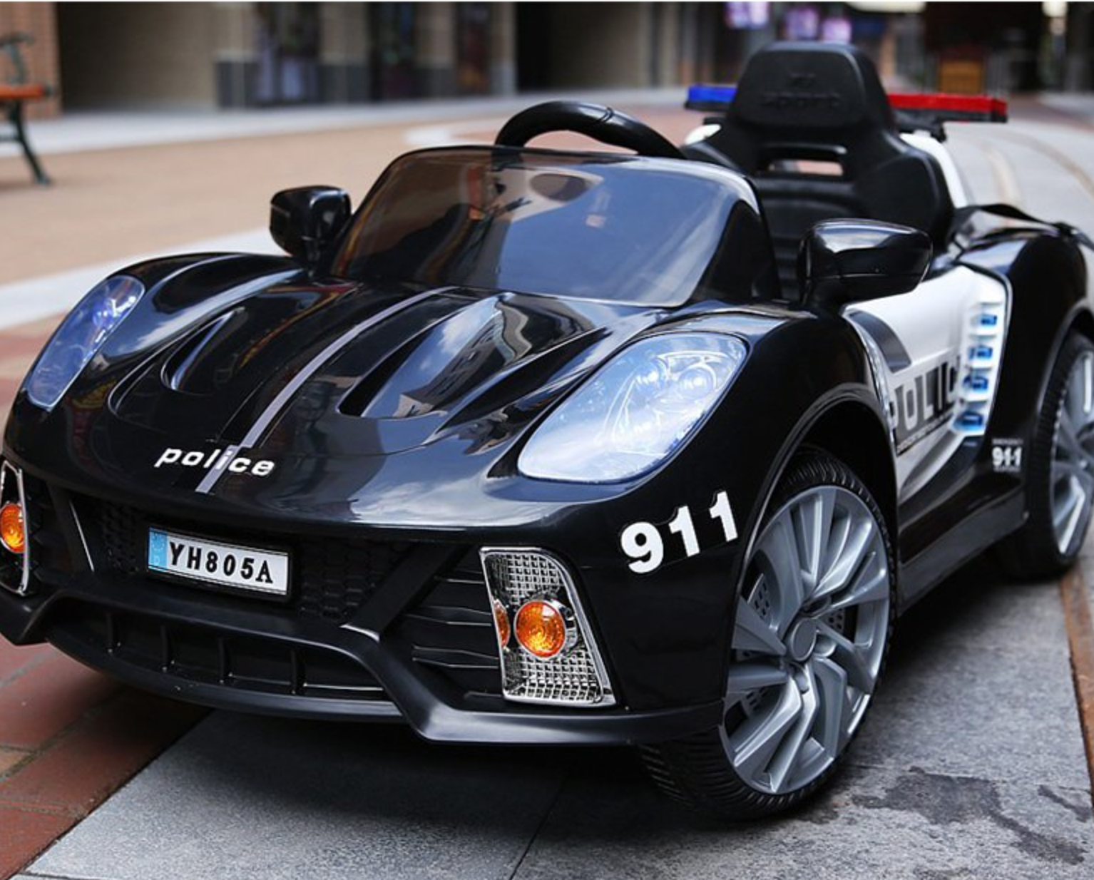 聰明媽咪兒童超跑 - 警車造型 單人座 雙驅兒童電動車015869-黑色