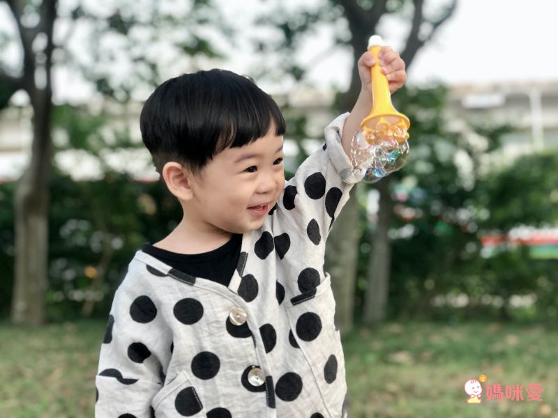 韓國 BUBBLOOO - 小號角長頸鹿吹泡泡神器-套組-主機+118ml補充液