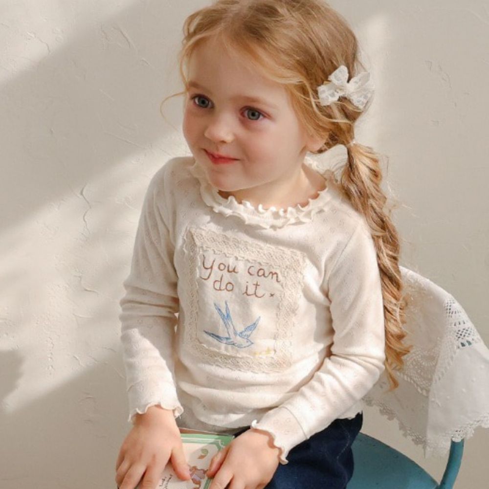 Puellaflo 浪漫花邊復古蕾絲布章長袖上衣-米