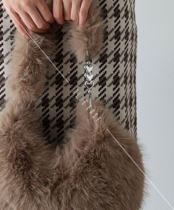 日本 BLUE EAST - 心型鏈條夢幻毛絨手提包-咖啡