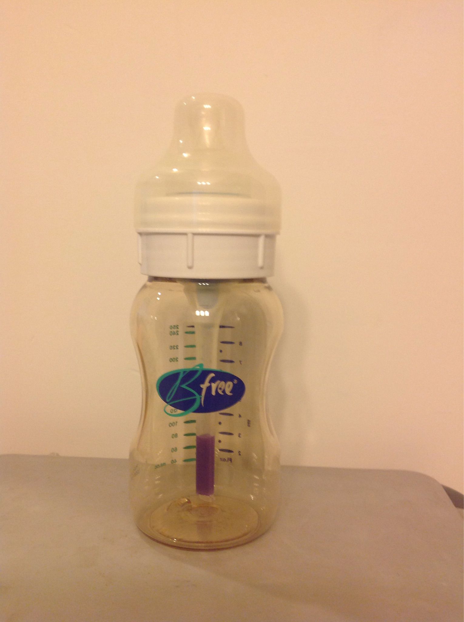 B free貝麗防脹氣奶瓶250ml有3個