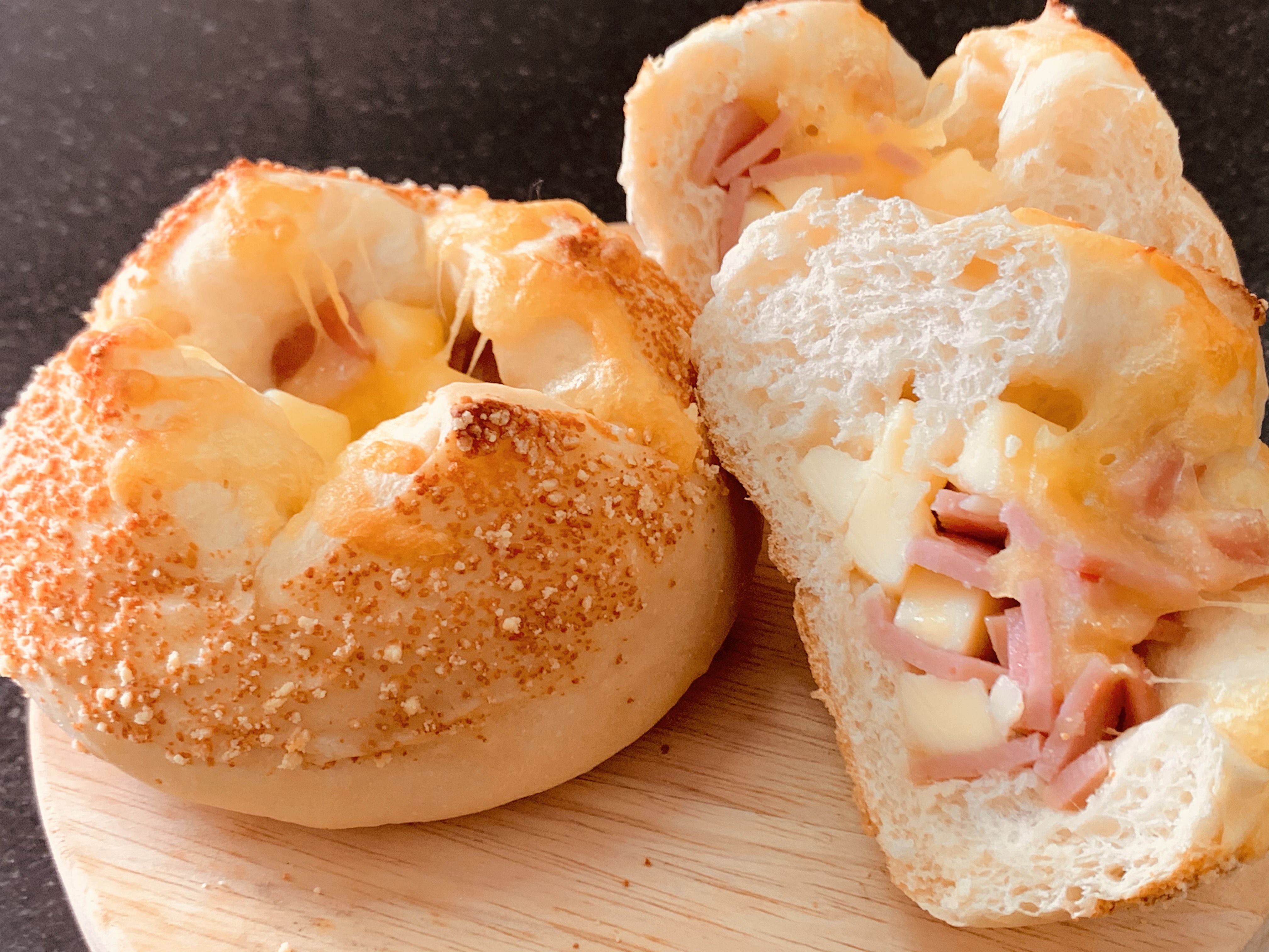 Candy Wedding - 主廚麵包-幸福早餐10入組 (鹽可頌-三入*2/雙倍起司優格乳酪貝果-二入*1/火腿起司小圓法-二入*1)