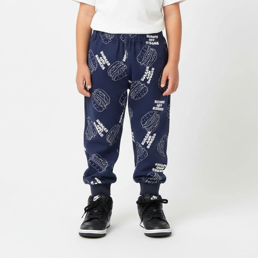 美式滿版印花束口休閒長褲-漢堡-海軍藍