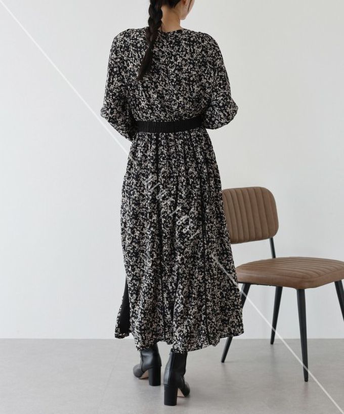 日本 BLUE EAST - 成熟花卉飄逸感V領長袖洋裝-摩卡