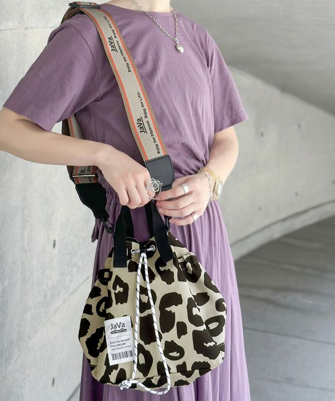 日本 Classical Elf - Java 時尚抽繩品牌肩帶輕巧側背包-霧銀