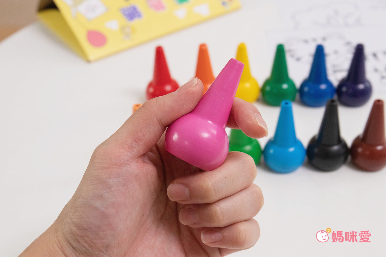 樂彩森林 - 手握式蠟筆繽紛6色組(內附16張著色紙) (24x14.5x4.5)