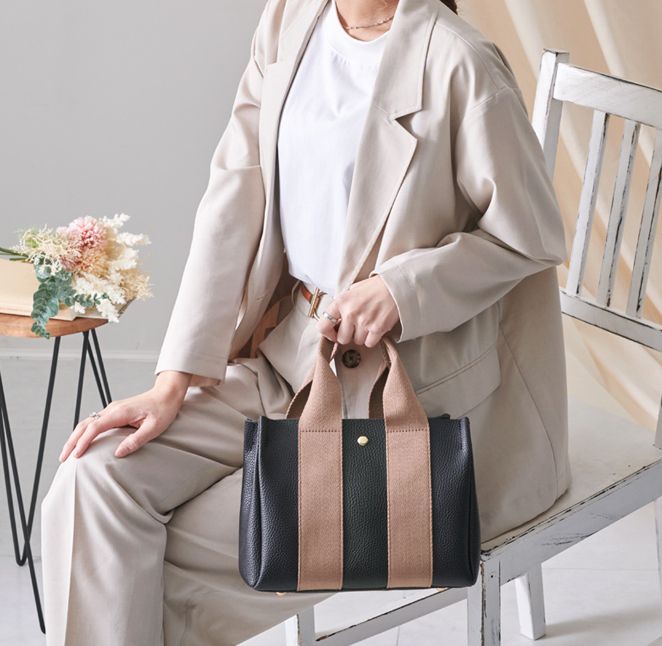 日本 LIZDAYS - 2way仿皮拼接底部IC卡設計托特包/側背包-杏底黑帶