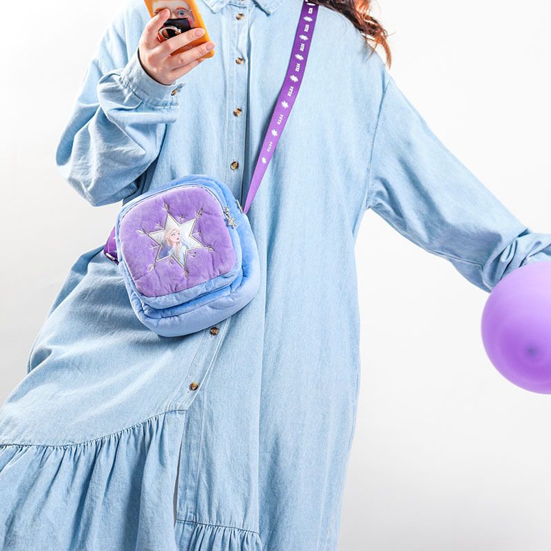 外出毛絨絨斜跨小包-卡通艾莎-藍色x紫色