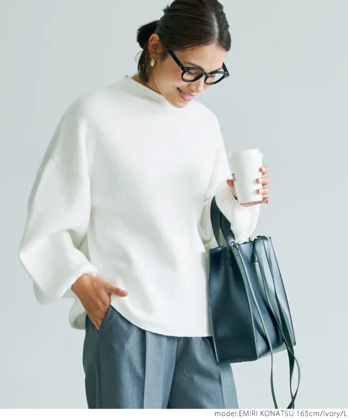 日本 COCA - 立領修身坑條落肩針織毛衣-米杏
