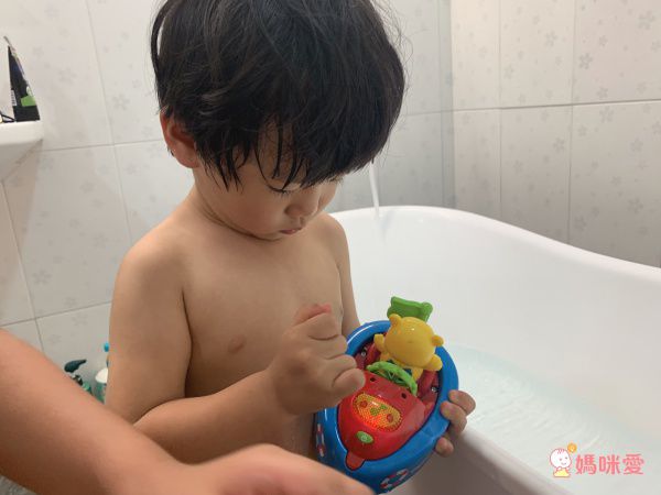 媽咪洗澡神助手♡【英國Vtech ✖ 加拿大MARCUS】歡樂聲光洗澡玩具♡泡泡章魚邊洗澡邊唱歌