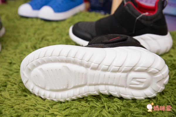 SKECHERS - HYDRUS_Z型經典黑色兒童機能運動鞋