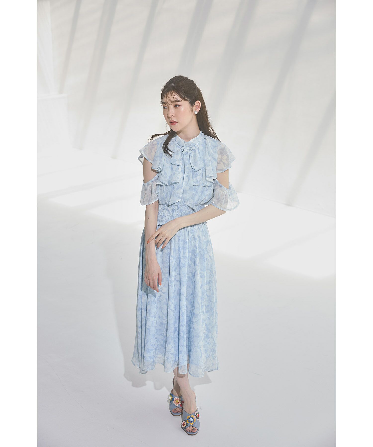 日本 tocco-closet - 浪漫時光碎花雪紡洋裝-寶貝藍