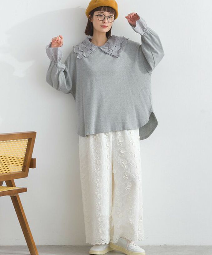 日本 Lupilien - 精緻蕾絲領落肩喇叭袖上衣-海軍藍條紋