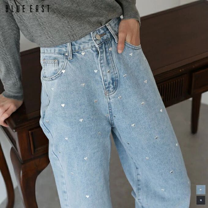 日本 BLUE EAST - 滿版愛心鉚釘高腰丹寧寬褲-淺藍