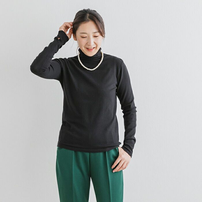 日本 ihuu - 柔軟彈性薄長袖上衣(指洞款)-杏白