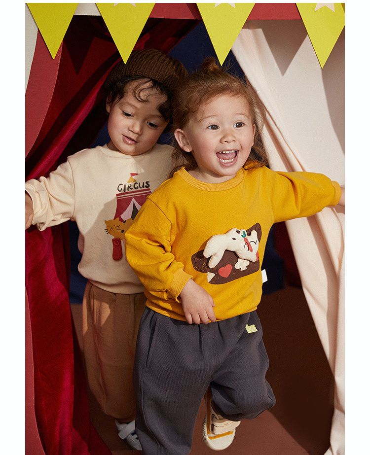 立體童趣圓領長袖上衣-花豹-杏色