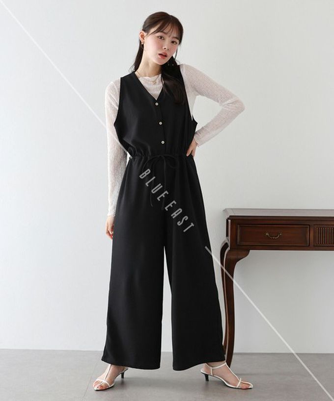 日本 BLUE EAST - 韓國製 簡潔迷人V領無袖連身褲-卡其