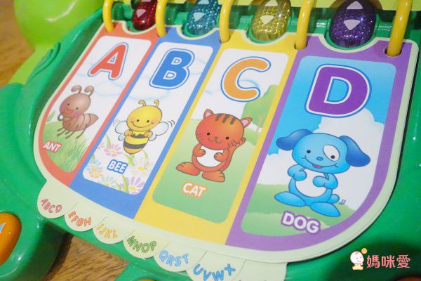 化身飛行員探索世界【Vtech】聲光探索地球儀