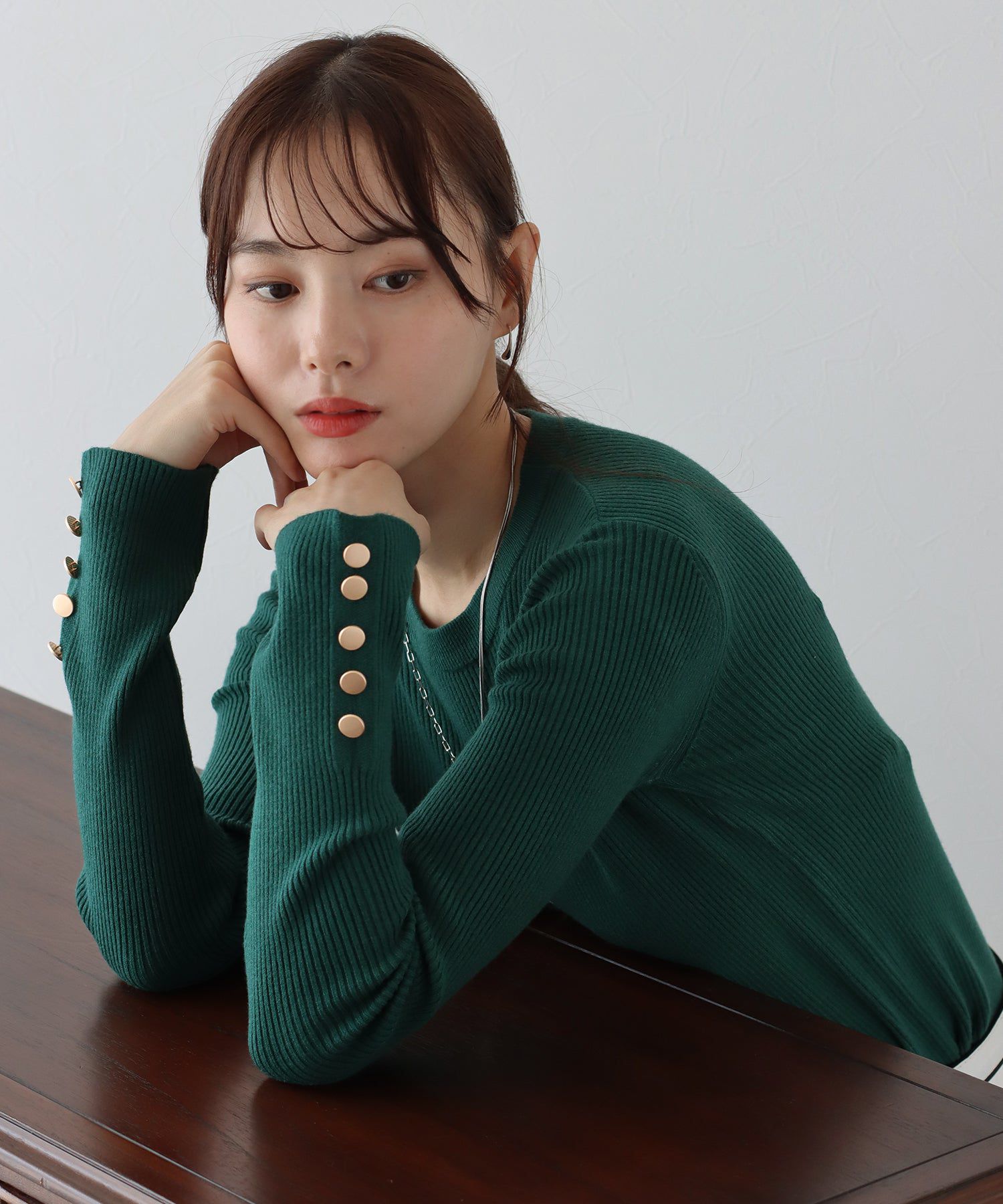 日本 BLUE EAST - 時尚金釦羅紋針織上衣-墨綠