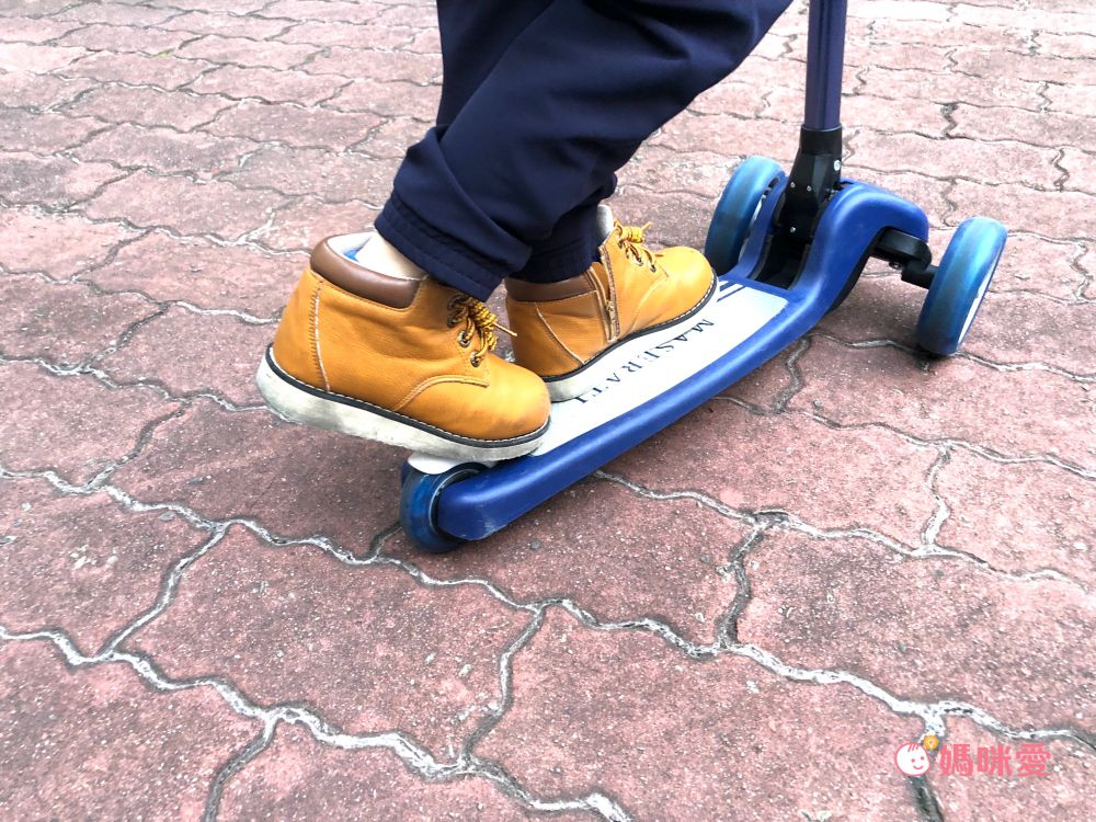 Maserati - 瑪莎拉蒂授權滑板車-藍色-(發光輪+可折疊)