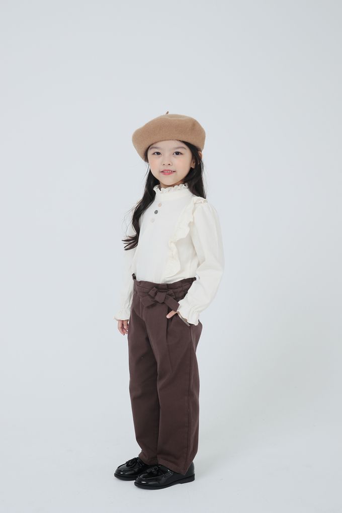 韓國 Coco Bang - 鈕釦波浪邊點綴小領長袖上衣-象牙白