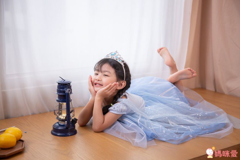 韓國 mari an u - (剩7號)冰雪奇緣2同款-艾莎洋裝(披風可拆,露肩款)-閃耀藍